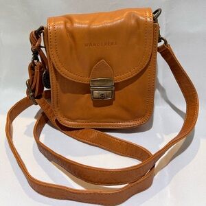 Wanderers small Glastonbury tan crossbody size 7 x 6 with adjustable strap